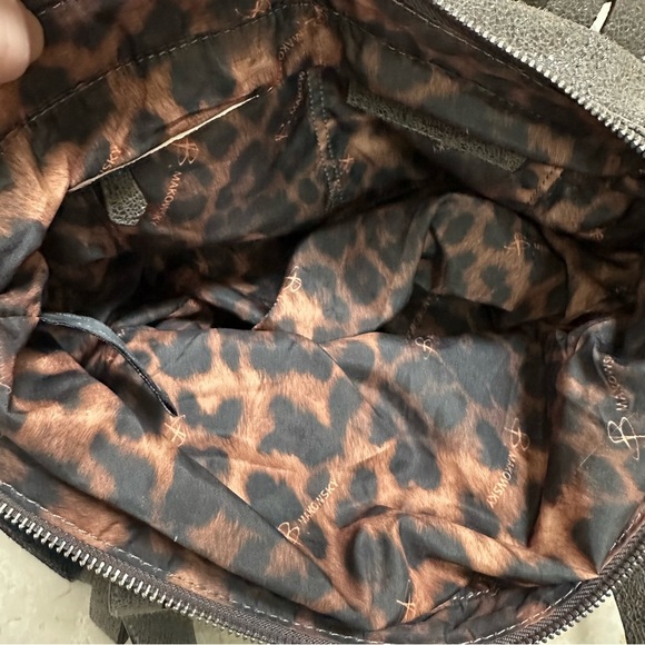 B. MAKOWSKY LEATHER HOBO FOLDING SATCHEL SHOULDER TOTE BAG GRAY SHIMMER PURSE - Picture 3 of 10